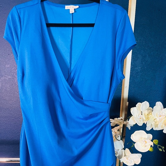 Blue Dress - Picture 1 of 3